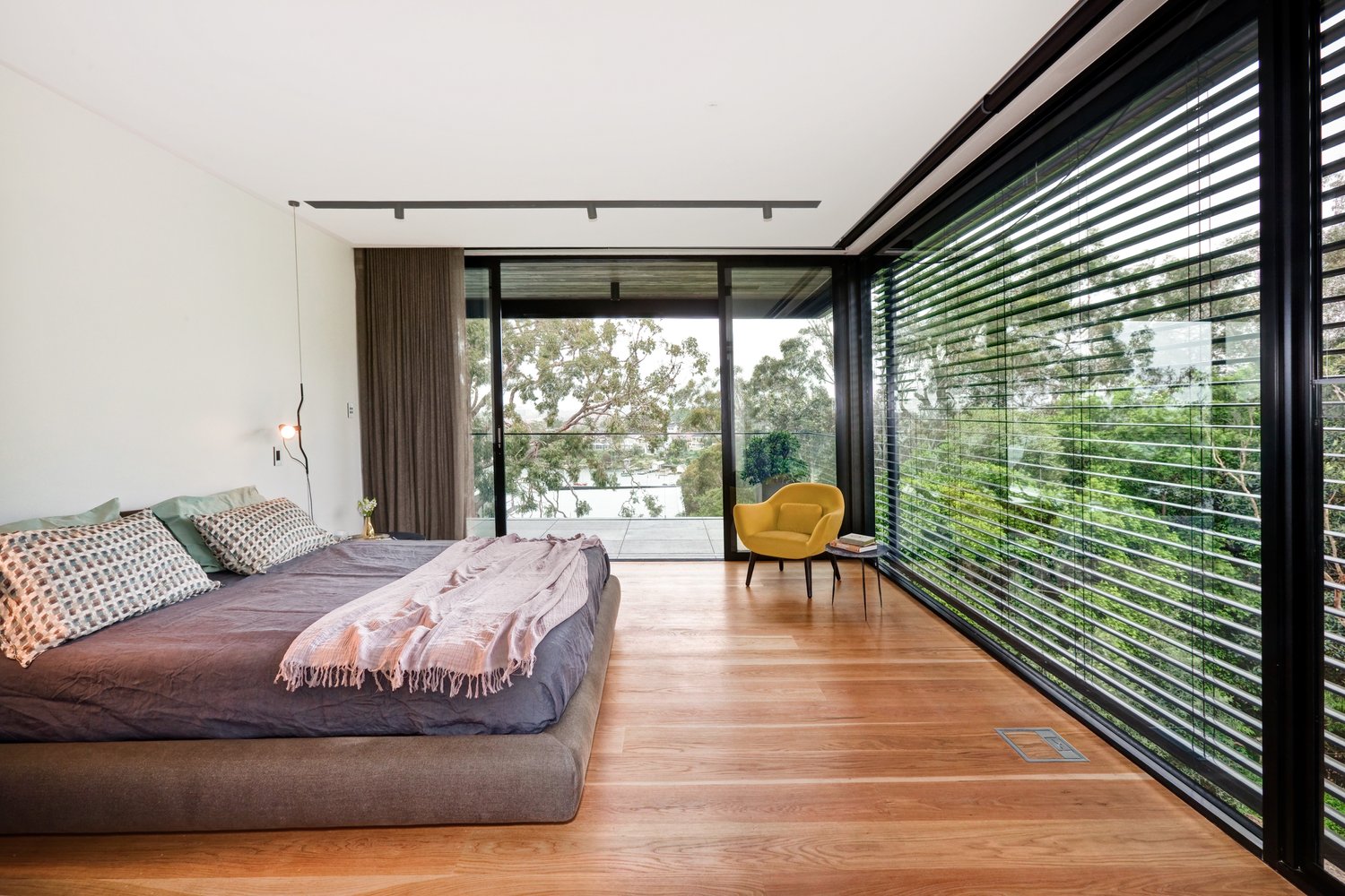 GLADESVILLE_9.jpg