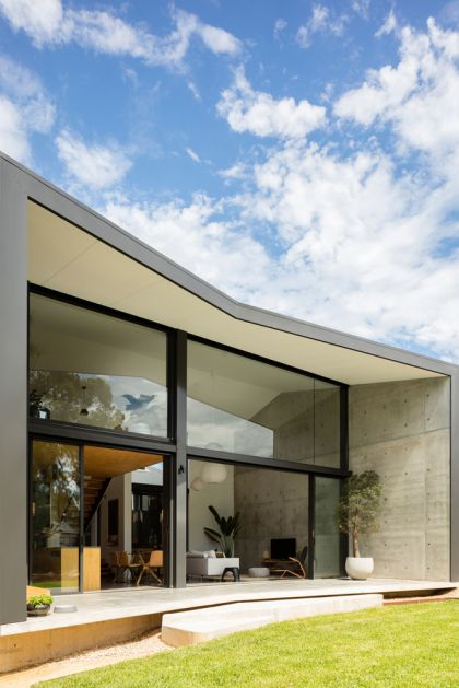 ChristopherPollyArchitect_BinaryHouse_12a-r-w420-q80-m1520306153.jpg