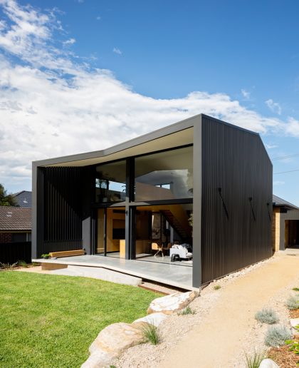 ChristopherPollyArchitect_BinaryHouse_11b-r-w420-q80-m1520306136.jpg