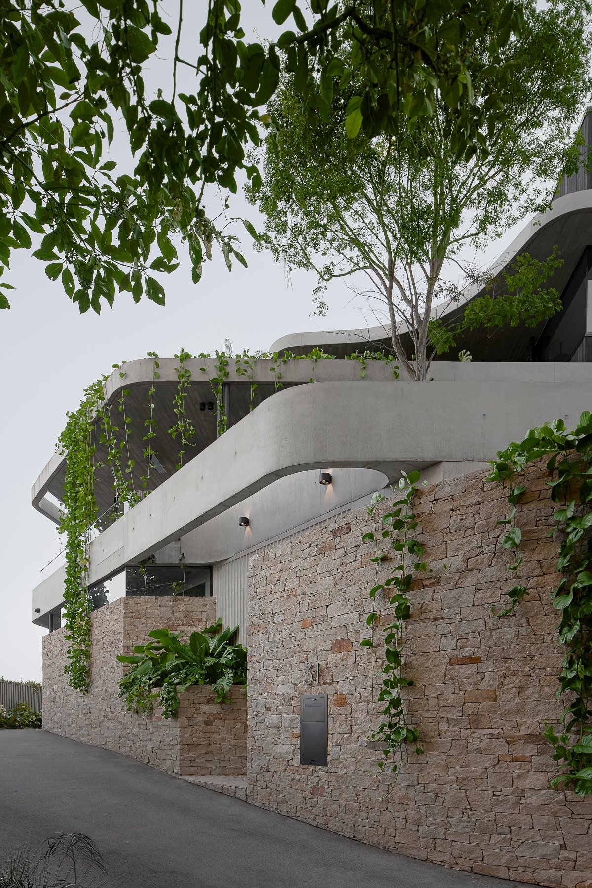 shaun-lockyer-architects-morgan-facade-concrete-stone.jpg
